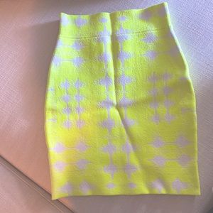 Neon Yellow Bodycon miniskirt "Simone" BCBGMaxazria.